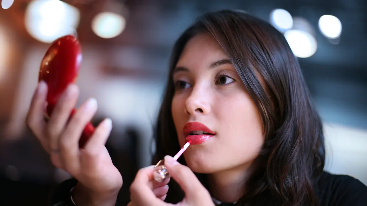 Pilihan Lip Matte tidak menempel di masker