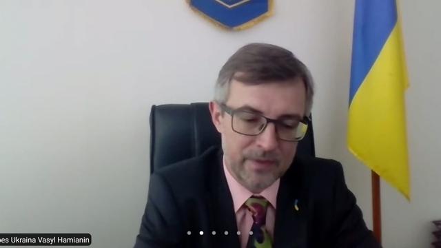 Duta Besar Ukraina untuk Indonesia, Vasyl Hamianin dalam pers briefing update perang Rusia Ukraina. (Screen Grab/Tanti Yulianingsih)