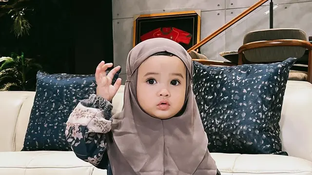 Ameena dan Azura Anak Aurel Hermansyah dan Atta Halilintar Tampil Menawan dengan Hijabnya, Begini Penampilannya