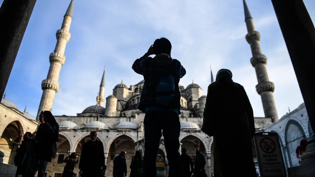 6 Masjid Indah yang Jadi Destinasi Wisata Favorit Dunia