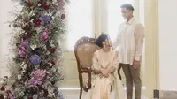 Pemotretan prewedding Kaesang Pangarep dan Erina Gudono pakai busana formal. (Sumber: Instagram/erinagudono)