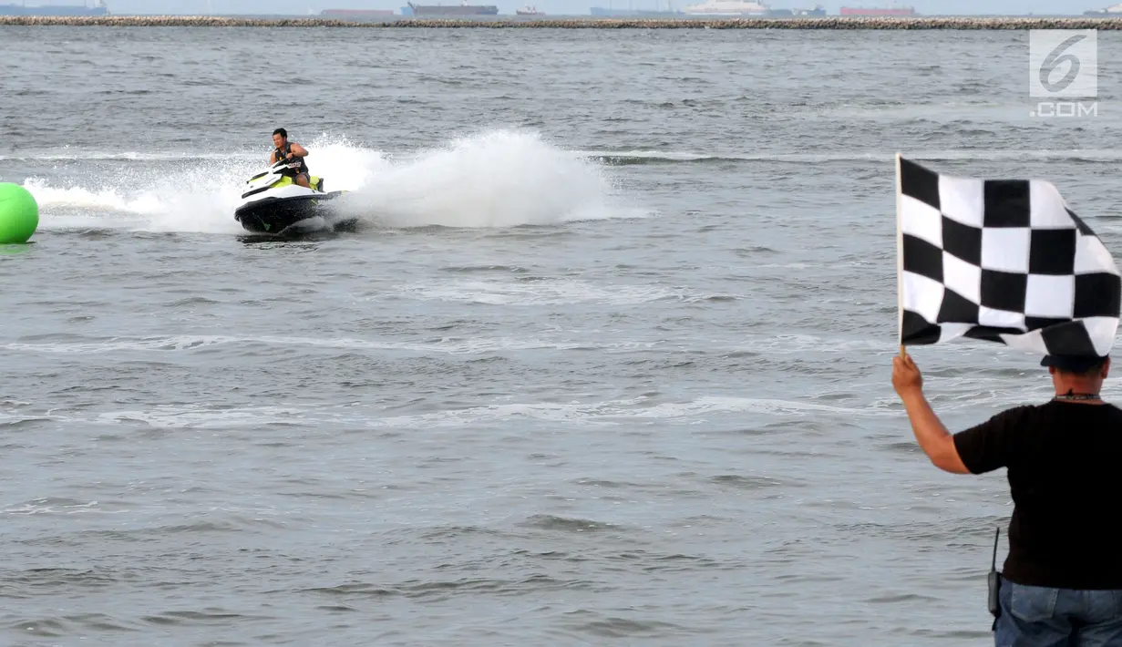 Pengemar BMW M Owners Club Indonesia mengikuti Sea-Doo Slalom Competition di Jetski Indonesia Academy, Ancol, Jakarta, Sabtu (2/3). Acara ini menjalin silaturahmi para penggemar kendaraan sports performa dan beresiko tinggi. (merdeka.com/Dwi Narwoko)