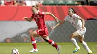 Naksir Pemain Wanita, Wasit Ini Ajak Kencan di Tengah Lapangan