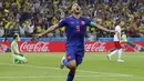 Striker Kolombia, Radamel Falcao, merayakan gol yang dicetaknya ke gawang Polandia pada laga grup H Piala Dunia di Kazan Arena, Kazan, Minggu (24/6/2018). Kolombia menang 3-0 atas Polandia. (AP/Frank Augstein)