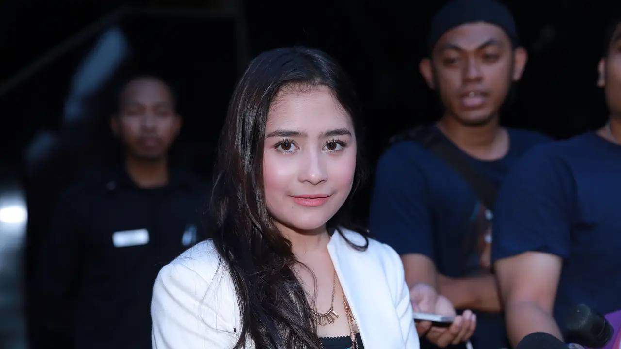 Prilly Latuconsina