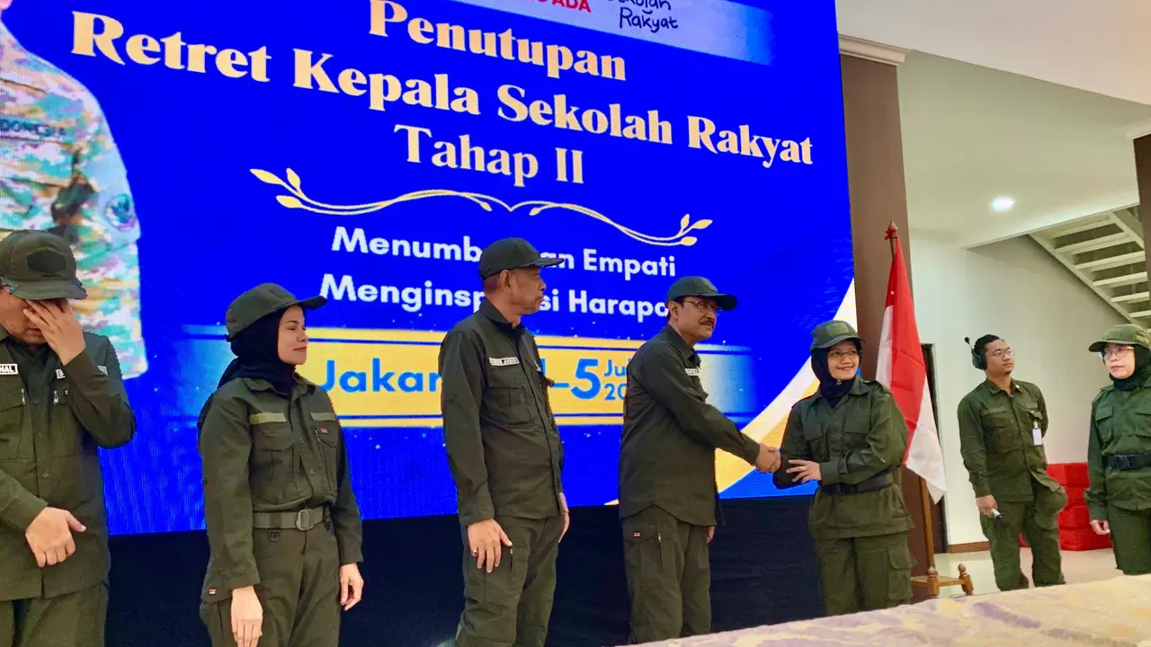 Menteri Sosial Saifullah Yusuf saat penutupan retret Kepala Sekolat Rakyat, Jakarta, Sabtu (5/7/2025) (Liputan6.com/Delvira Hutabarat)