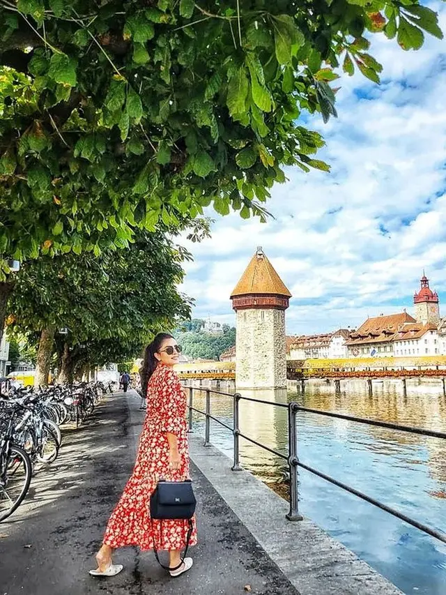 6 Potret Mayangsari Liburan ke Swiss, Tampil Elegan dengan Barang Branded