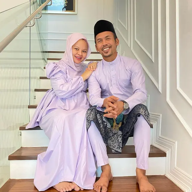 Siti Sarah (https://www.instagram.com/p/CPA7_QGhzdM/)