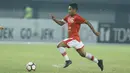 Gelandang Persija, Ramdani Lestaluhu, saat pertandingan melawan Bhayangkara FC pada lanjutan Liga 1 di Stadion Patriot, Bekasi, Sabtu (29/7/2017). Persija Menang 1-0 atas Bhayangkara FC. (Bola.com/M Iqbal Ichsan)