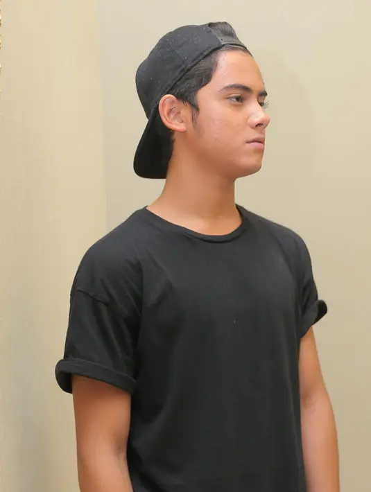 Momen Ramadan dan Idul Fitri dimanfaatkan Aliando Syarief untuk lebih dekat lagi bersama dengan kerabat dan saudaranya. Disamping itu, Aliando sangat kangen dengan masakan tradisional di sana. (Andy Masela/Bintang.com)