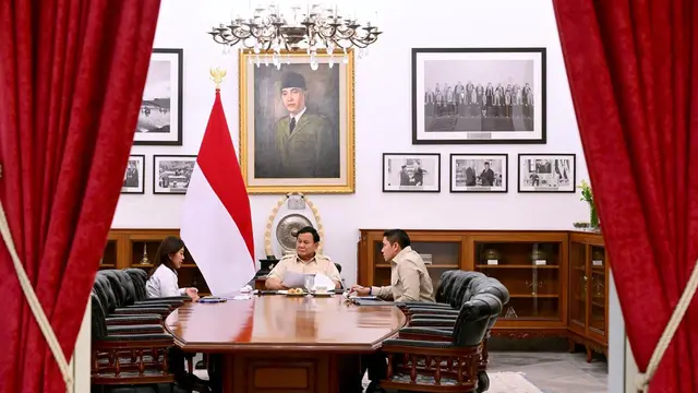 Presiden Prabowo Subianto, menerima Menteri Komunikasi dan Digital (Menkomdigi), Meutya Hafid, di Istana Merdeka, Jakarta.