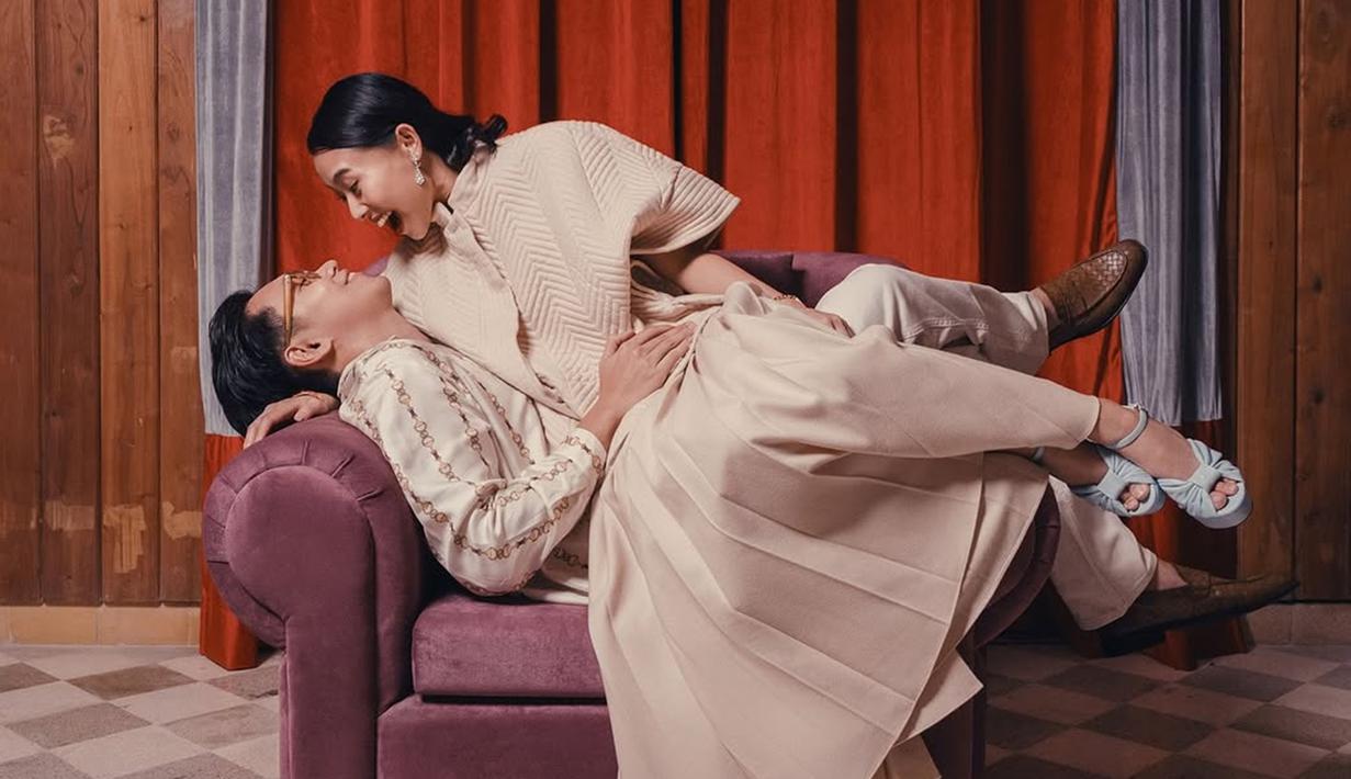 Hubungan Brandon dan Dhika yang telah terjalin sejak Juni 2022. Dua tahun pacaran, Brandon melamar Dhika pada April 2024 di Jepang. Pada 15 Februari 2025, acara pertunangan Brandon dan Dhika digelar. Sudah lakukan prewedding, banyak yang memuji keindahan foto-foto prewedding tersebut dan berharap dapat segera menyaksikan pernikahan Brandon dan Dhika. (Liputan6.com/IG/@brandonsalim)