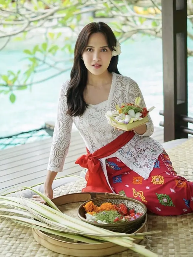 Tampilan Shandy Aulia di Bali/dok. Instagram @shandyaulia