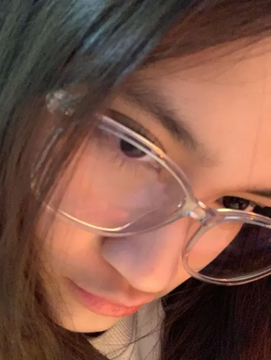 Leya yang lahir pada tahun 2006 merupakan putri Ferry dari pernikahan sebelumnya dengan Risma Nilawati. (Instagram @harleyavaprincy)