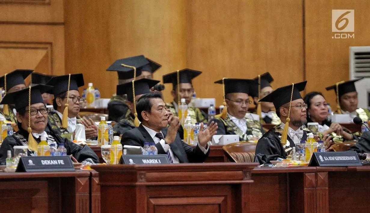 Kepala Staf Kepresidenan Moeldoko saat menghadiri wisuda Universitas Terbuka, Pondok Cabe, Tangerang Selatan, Selasa (3/7). (Liputan6.com/Faizal Fanani)