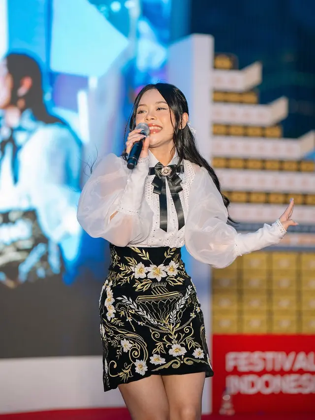 7 Potret Melly Lee Tampilkan Dangdut di Korea Selatan, Penuh Kebanggan