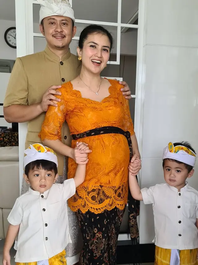 Potret Keluarga Kadek Devi