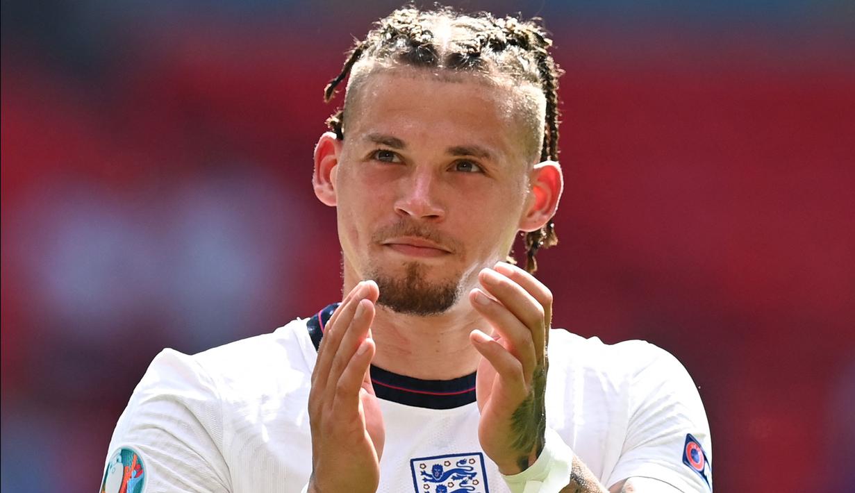 Kalvin Phillips menjadi pemain kejutan ketika laga Inggris melawan Kroasia. Ia berhasil melakukan tugasnya di lini tengah dengan sempurna dan menjadi pemberi umpan pada gol satu-satunya yang terjadi pada laga tersebut. (Foto: AFP/Pool/Glyn Kirk)