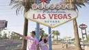 Ketika di Las Vegas, keduanya mengenakan baju couple pink dipadukan celana pendeknya.[@sumargodenny]