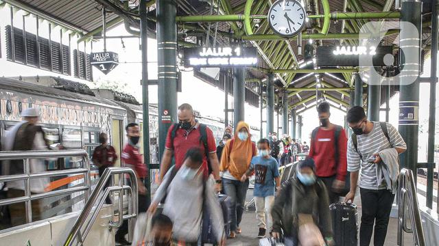 Arus Balik Mudik Kereta Api