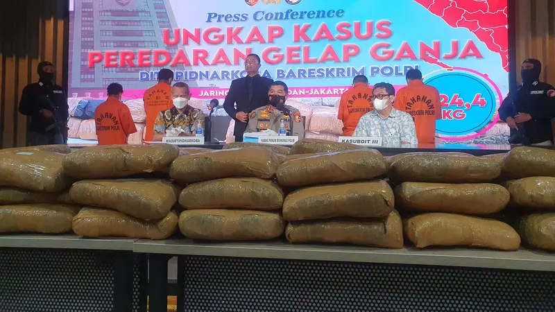 Direktorat Tindak Pidana Narkoba Bareskrim Polri mengungkap kasus ganja, Jumat (26/11/2021).