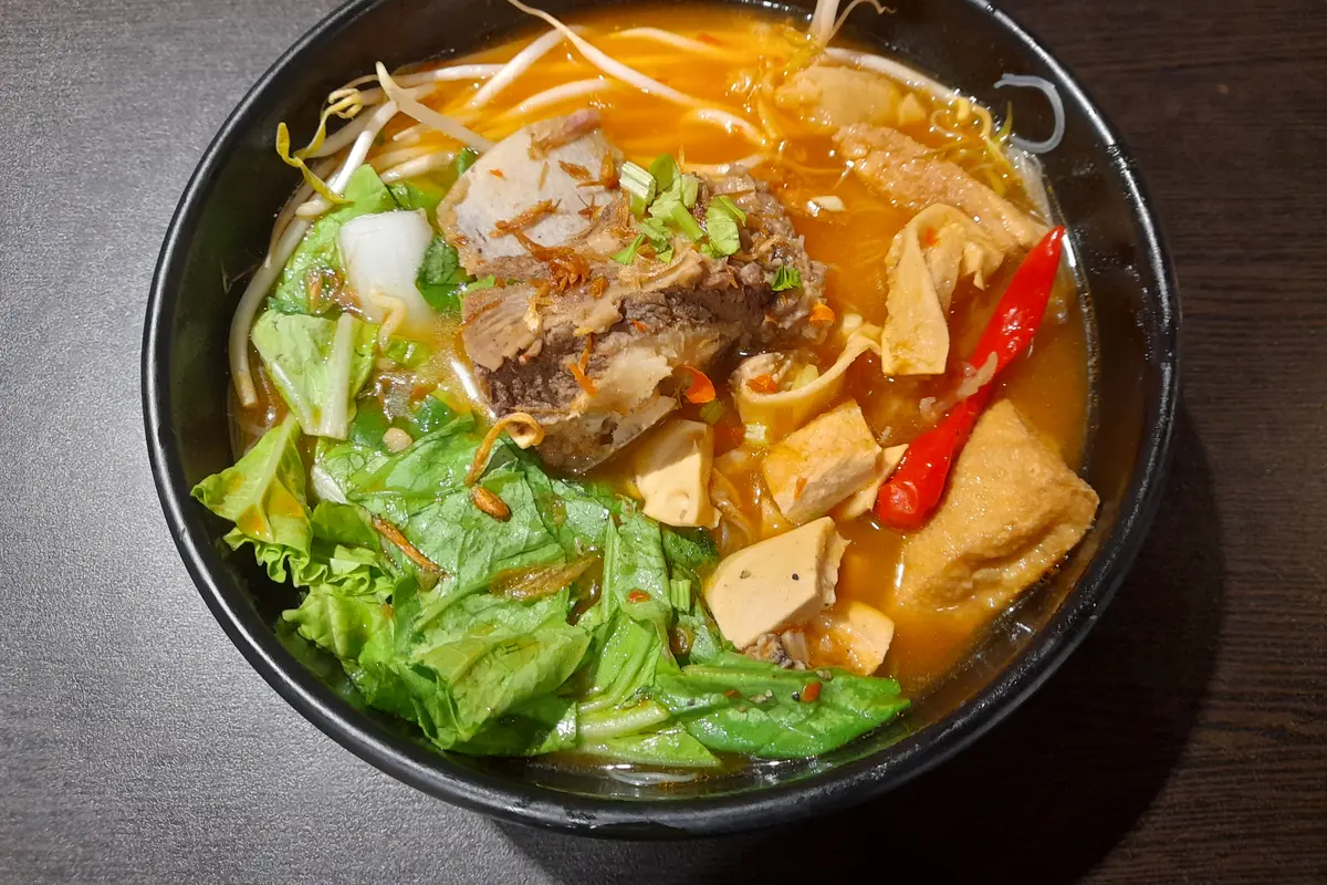 Hangatkan Badan dengan Semangkuk Bakso Halal Versi Jumbo di Bakso Formosa Taiyouan