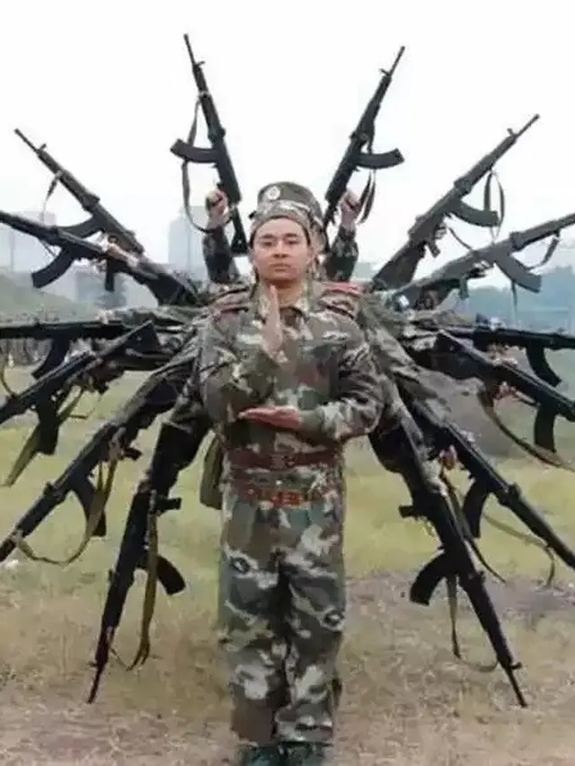 6 Momen Lucu Tentara Berusaha Lepas Stres, Tingkahnya Ada-Ada Saja