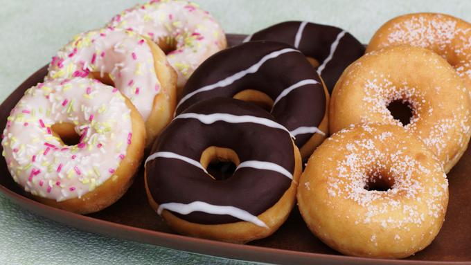 Cara Membuat Topping Donat Cokelat dan Warna-Warni
