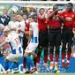 Pemain Brighton & Hove Albion, Anthony Knockaert melakukan tendangan bebas saat bertanding melawan Manchester United pada lanjutan Liga Inggris di stadion Amex, Brighton, (19/8). Brighton berhasil mengalahkan MU 3-2. (AP Photo/Alastair Grant)