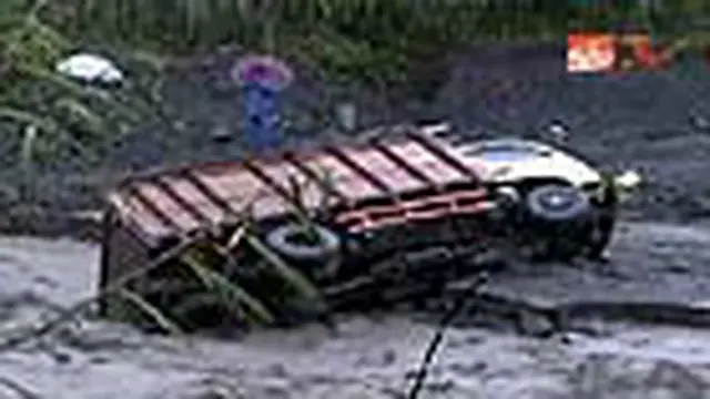 Dua Truk Hancur Terseret Lahar Dingin