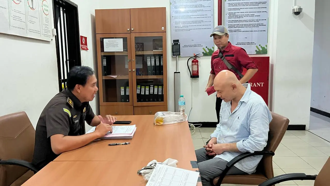 Penyidik Polres Metro Jakarta Selatan telah melimpahkan tersangka Arif Nugroho, anak dari bos Prodia ke Kejaksaan Negeri Jakarta Selatan, Selasa, 11 Februari 2025.