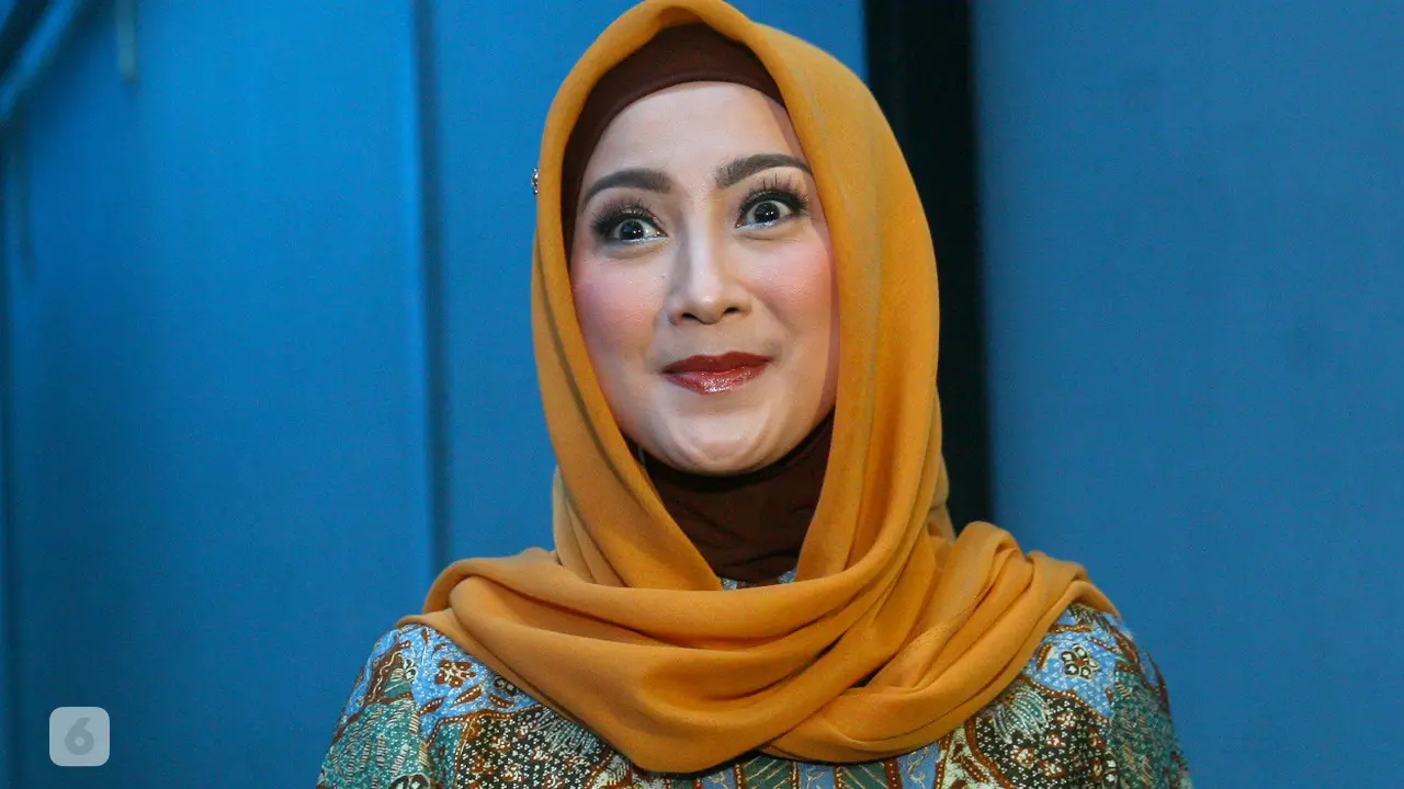 [Bintang] Desy Ratnasari