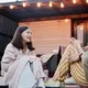 Alih-alih langsung memberi nasihat, orang tua dapat memulai percakapan dengan sikap terbuka dan penuh perhatian. (Foto/Dok: Pexels)