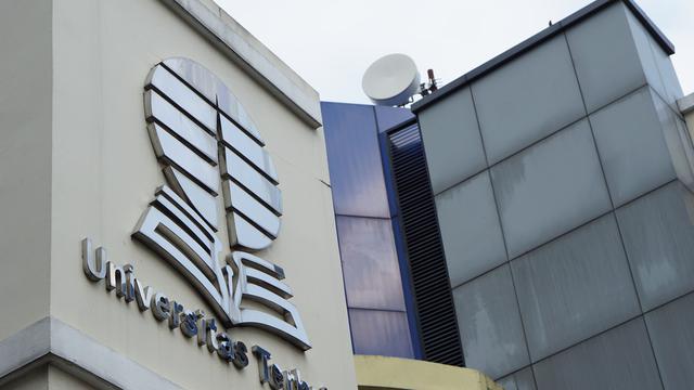 Universitas Terbuka.