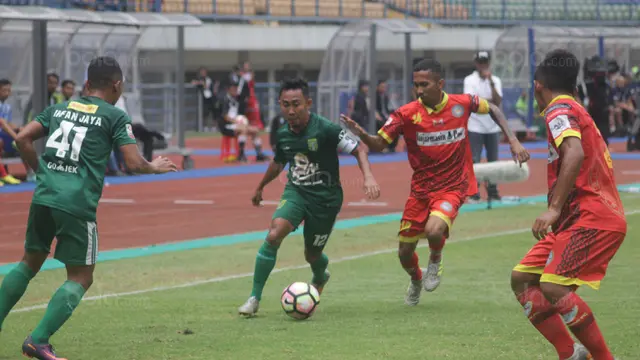 Rendi Saputra dan Gideon Huwae