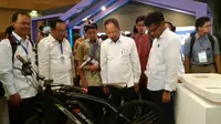 PT Astro Teknologi Internasional memamerkan produk Astro Bike pada acara Indonesia Startup Summit 2019 pada Rabu (10/4/2019). (Foto: Merdeka.com/Yayu Agustini Rahayu)