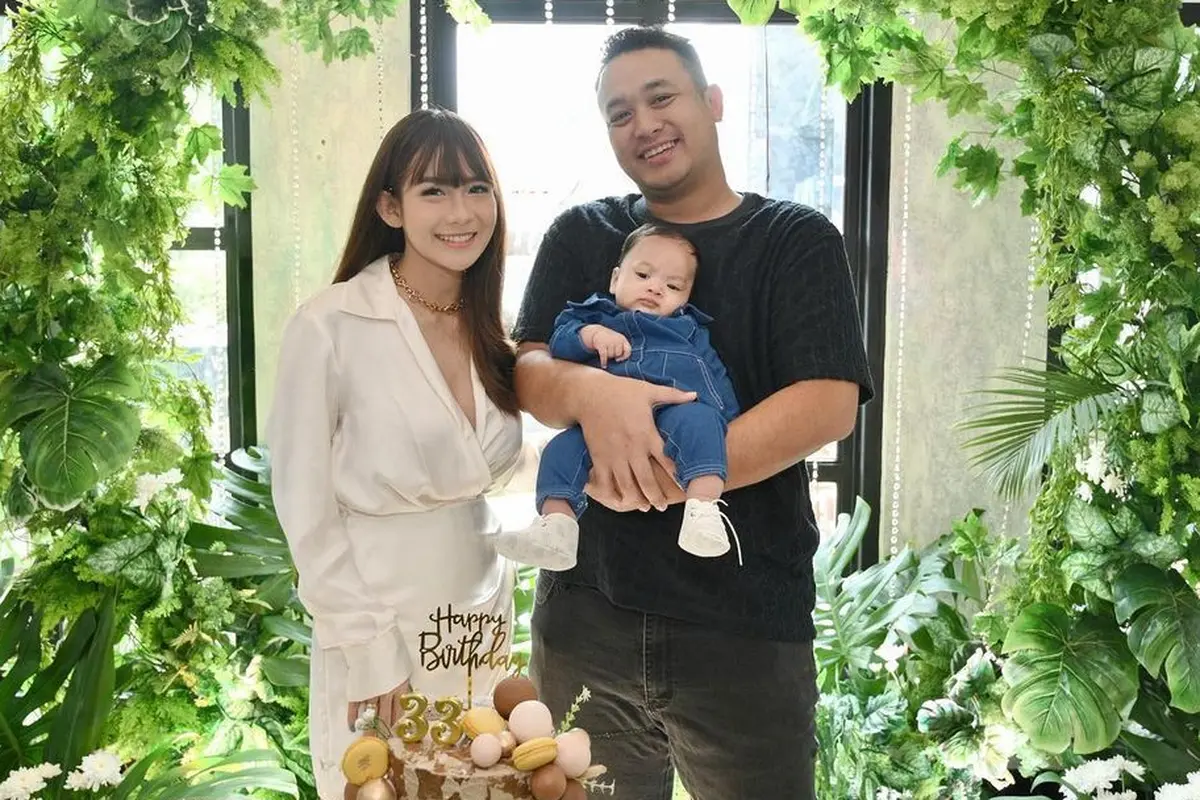 [Fimela] Penantian Lama, Ini 6 Potret Baby Gin Anak Gilang Dirga yang Menggemaskan