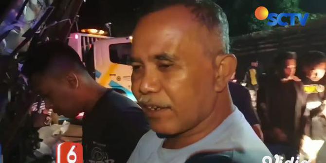 VIDEO: Truk Kontainer Tabrak Mobil di Pasuruan, Dua Orang Tewas