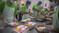 Melihat dapur layanan katering untuk jemaah haji Indonesia di Makkah. Pemerintah Indonesia terus meningkatkan pelayanan katering untuk jemaah haji selama di Tanah Suci. (FOTO: MCH PPIH ARAB SAUDI 2023)