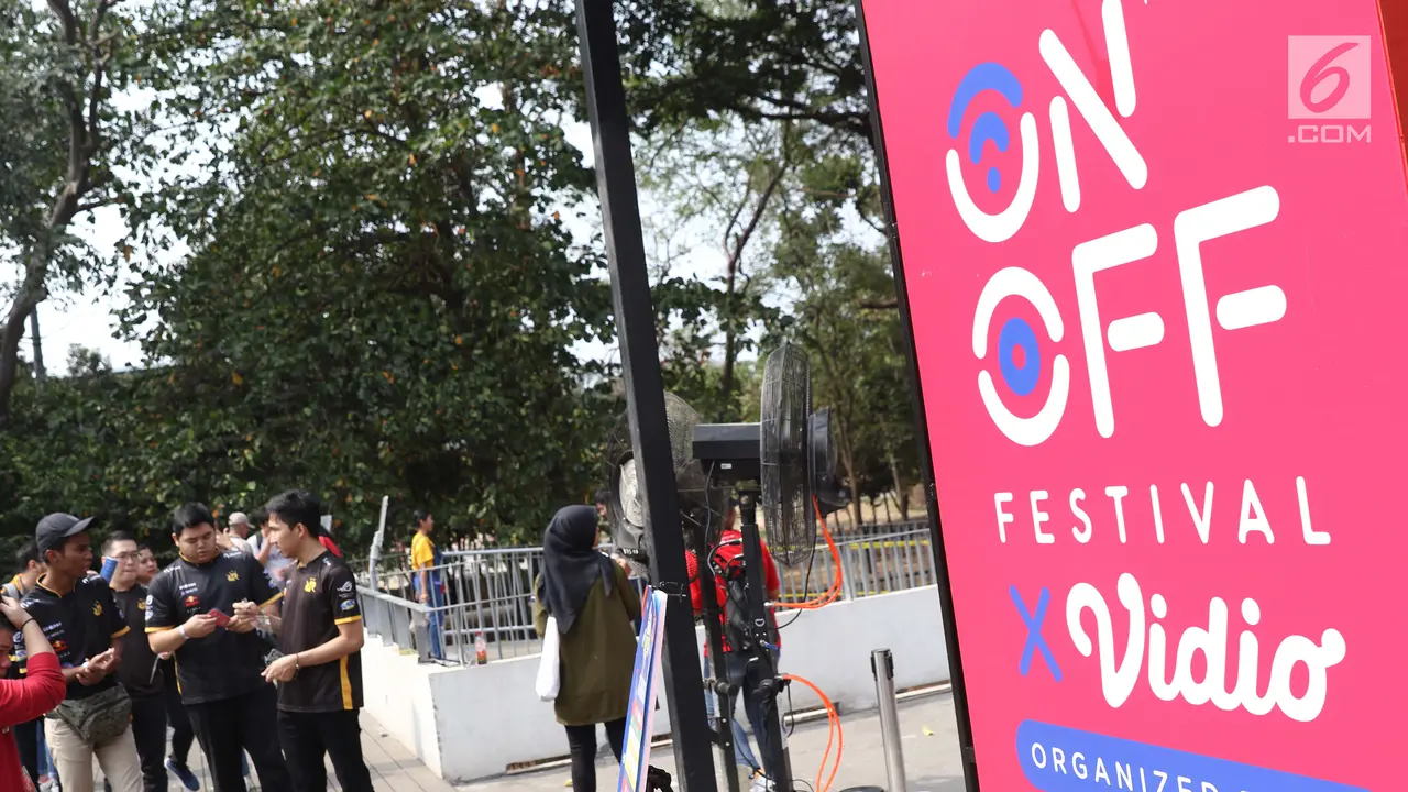Kemeriahan Hari Pertama ON OFF Festival