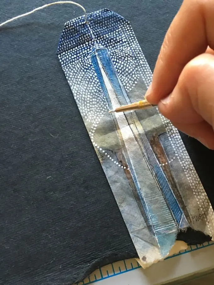 [Bintang] Melukis Gedung WTC di Kantung Teh untuk Peringati Tragedi 9/11