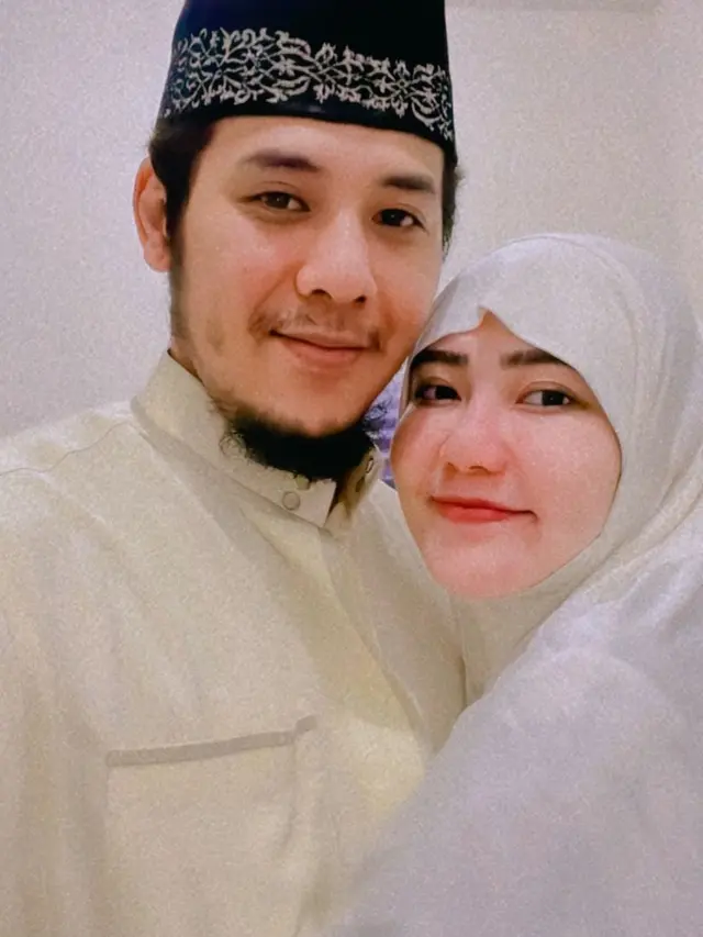 7 Potret Via Vallen saat Pakai Hijab, Banjir Pujian