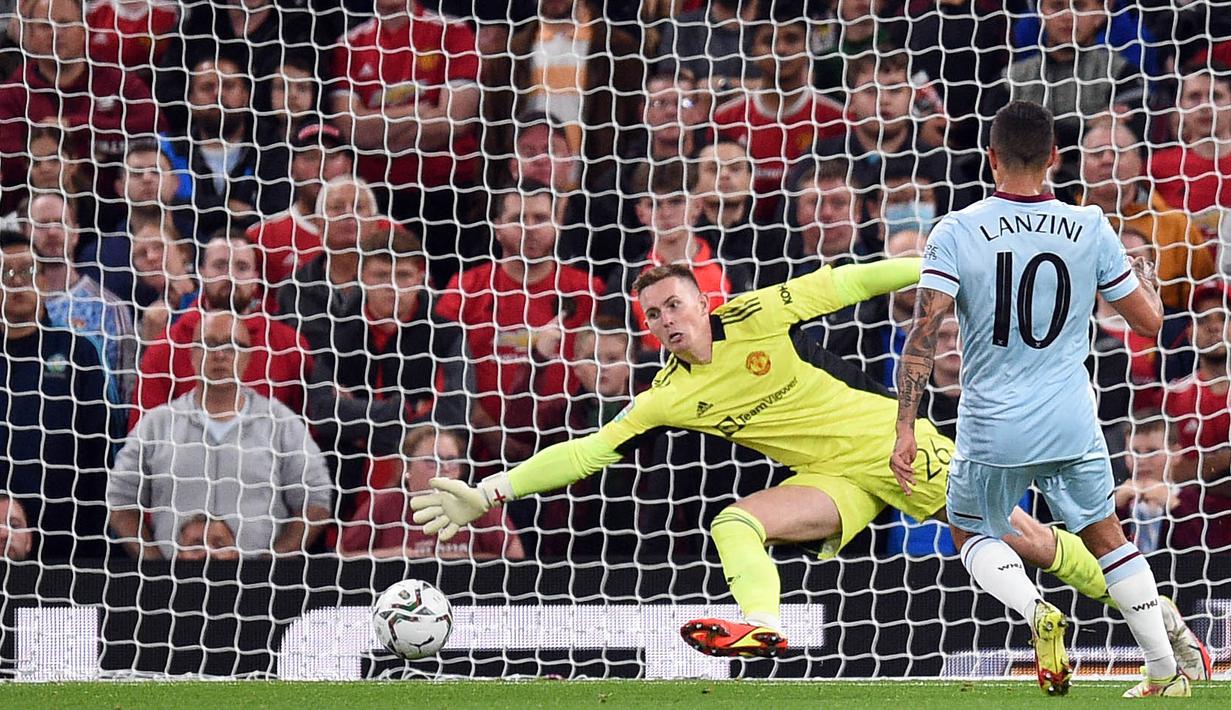 Di musim ini, Henderson baru mencicipi pertandingan Carabao Cup melawan West Ham. Namun sungguh sangat disayangkan, Henderson gagal menunjukkan kemampuannya sehingga Manchester harus tersingkir lebih awal dari West Ham. (AFP/Oli Scarff)