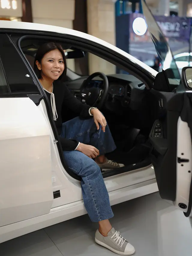 BMW Serahkan Kunci 218i Gran Coupé Sport M Performance Edition ke Greysia Polii (Ist)