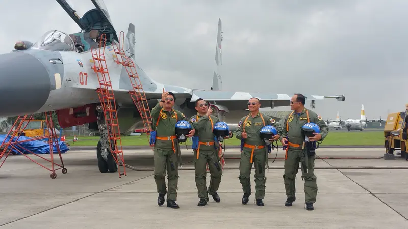 4 Jenderal Memakai Pakaian Pilot Tempur di Halim Perdana Kusuma (Liputan6.com/Nanda Perdana Putra)