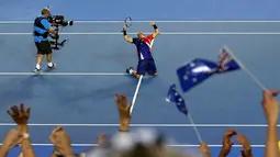 Ekspresi Lleyton Hewitt setelah mengalahkan James Duckworth di babak pertama tenis Australia Terbuka 2016 di Melbourne Park, Australia, (19/1/2016). (Reuters/Jason O'Brien)