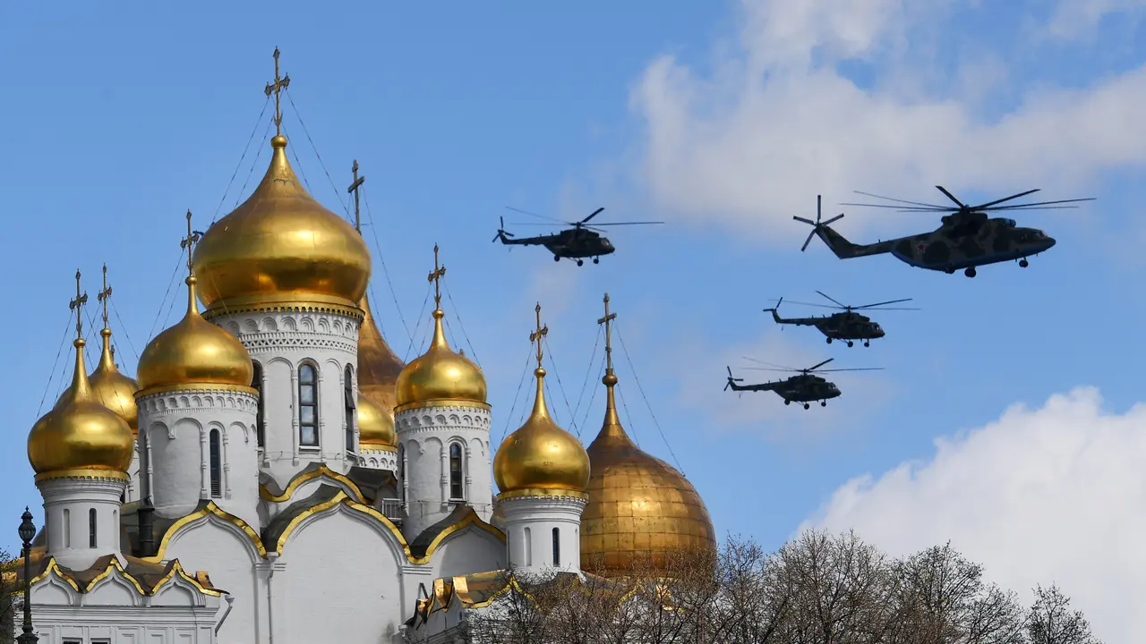 Pesawat Canggih Rusia Hiasi Langit Jelang Parade Militer Victory Day-AFP-20170504