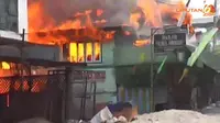 [VIDEO] Diduga Akibat Korsleting, Ratusan Rumah Hangus Terbakar