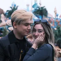 Rayn Wijaya lamar Ranty Maria. [Foto: instagram/rantymaria]