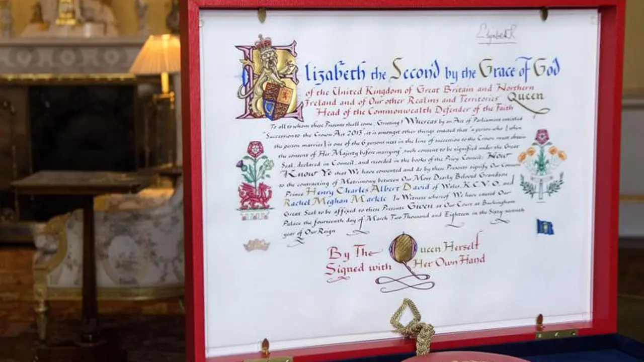 Instrument of Consent, surat persetujuan resmi Ratu Elizabeth II terhadap pernikahan Pangeran Harry dan Meghan Markle (AP Photos/Victoria Jones)